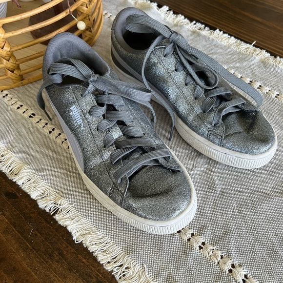 PUMA Silver sparkle glitter sneakers size 6.5, GUC, casual, sparkly women’s - Picture 2 of 6